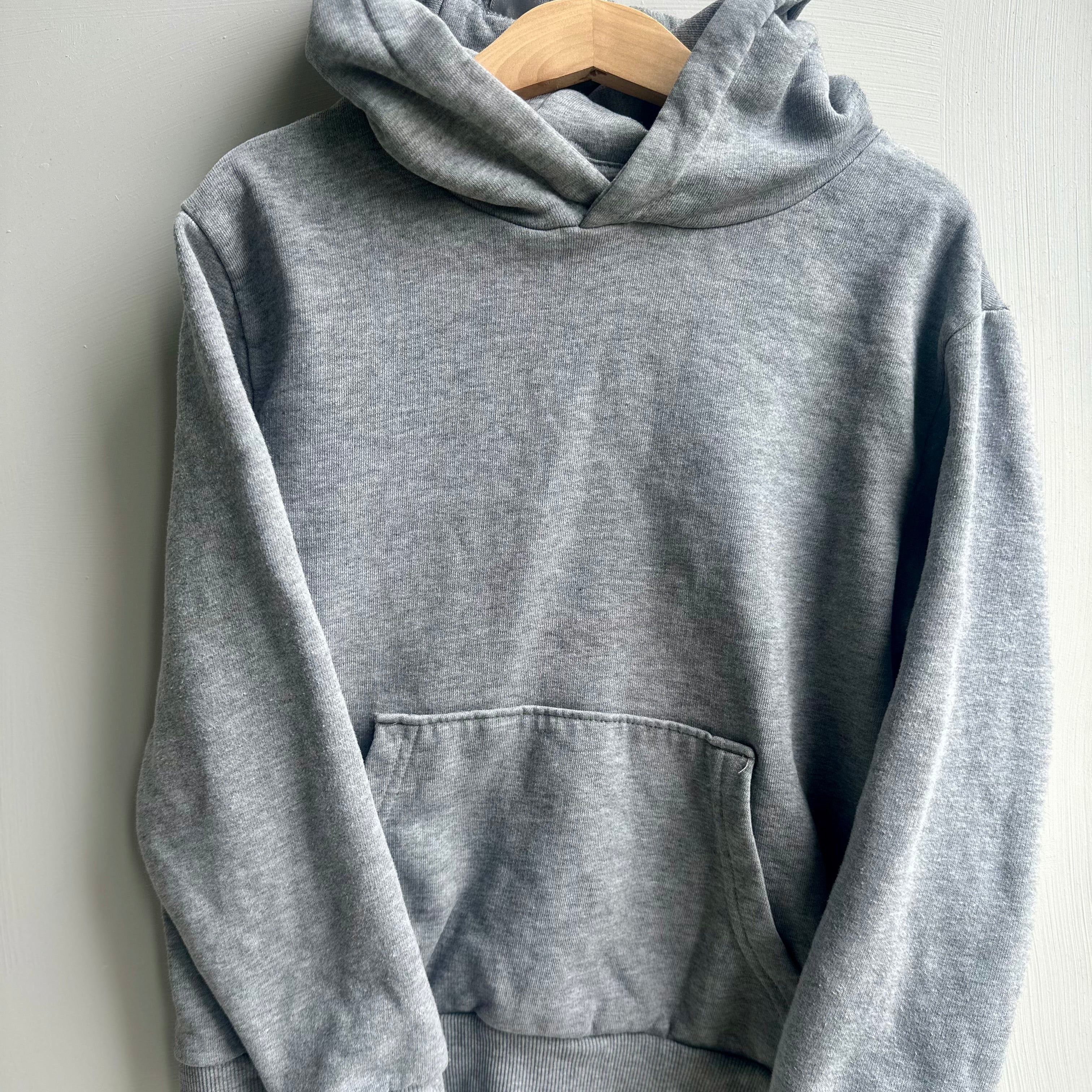Pull à capuchon gris 5-6 ans | Seconde main